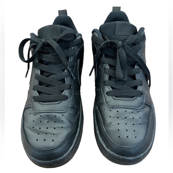 Nike Air Force One Low Triple Black.‎ 6Y/7.5/38.5 Excellent Condition - Picture 1 of 5